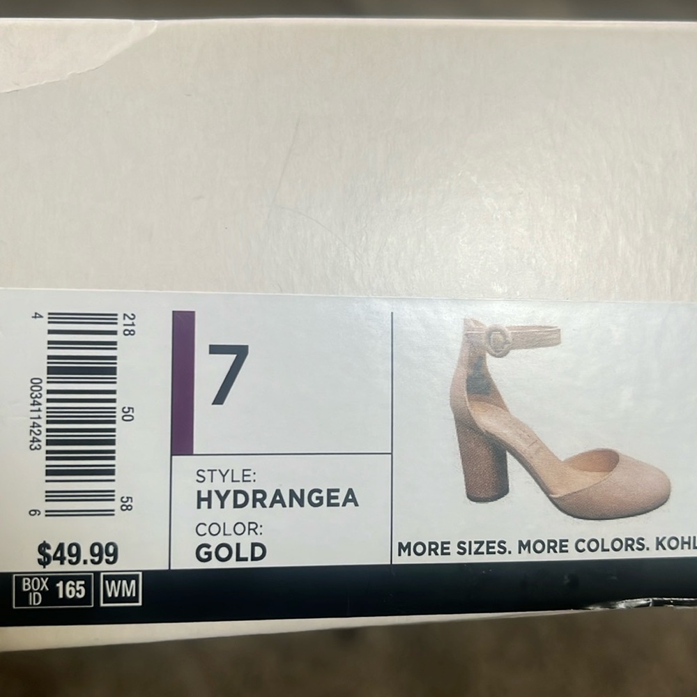 New Lauren Conrad Hydrangea Bunting Block Heel Dress Shoes "Gold" Size 7 and 6.5